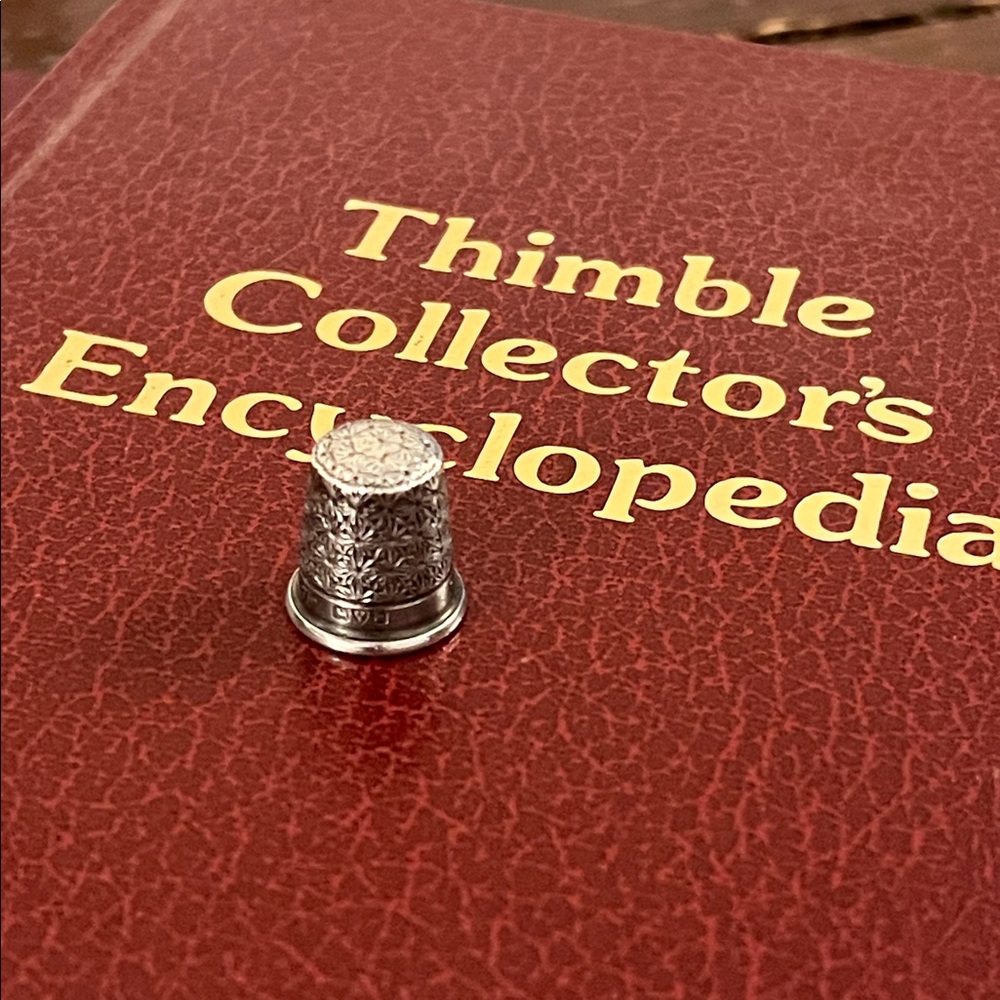 Charles Horner "Dorcas" Vintage Antique Thimble with 3 books